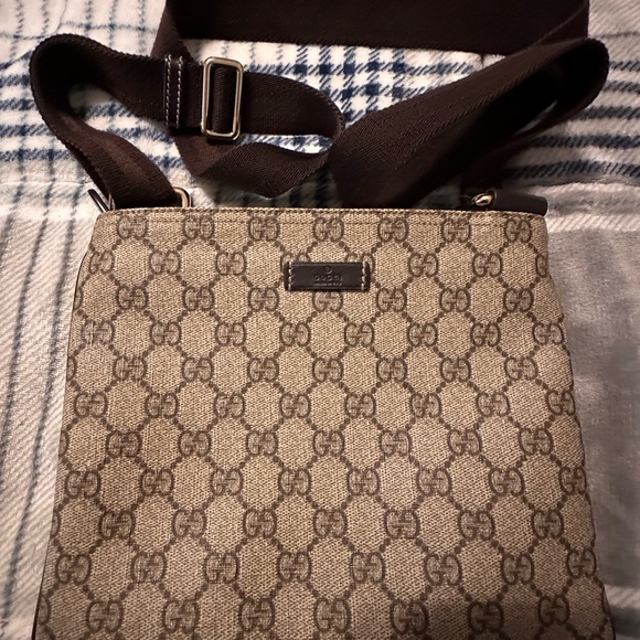 Gucci Brown Messenger Bag with GG Monogram - Picture 1 of 7